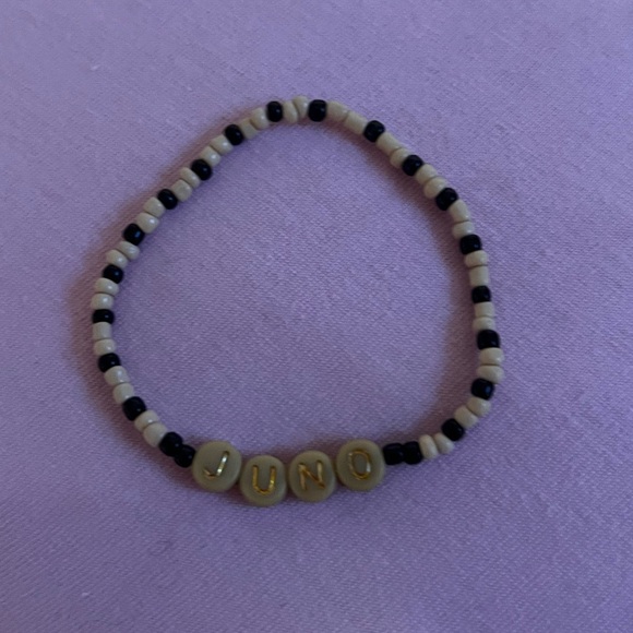 Sabrina Carpenter Friendship Bracelet - Picture 2 of 3